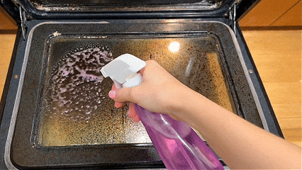 Spraying oven